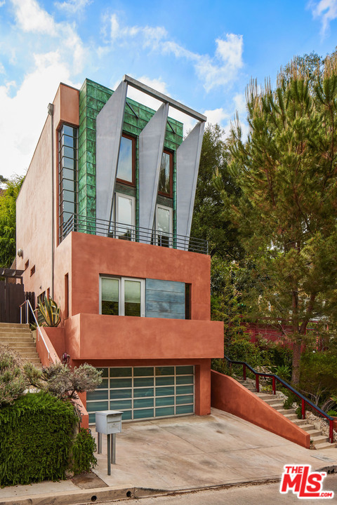 8617 Lookout Mountain Ave, Los Angeles, CA 90046