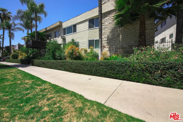 Image 3 for 2033 N Beachwood Dr, Los Angeles, CA 90068