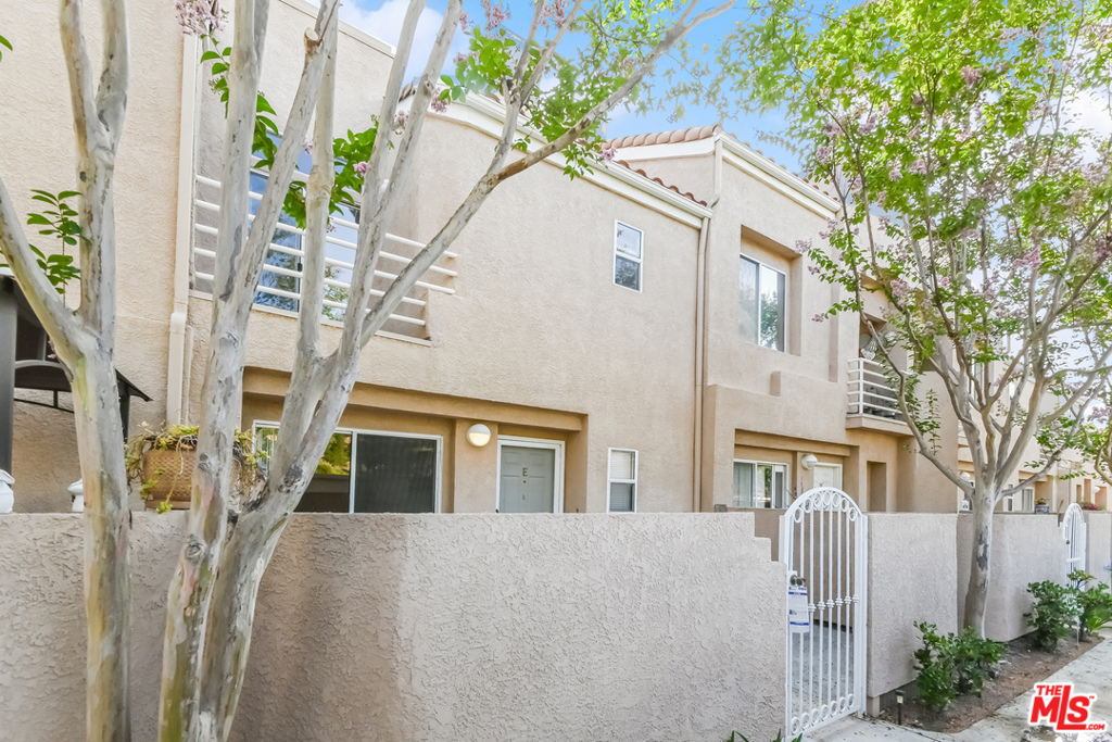 25516 Schubert Circle
