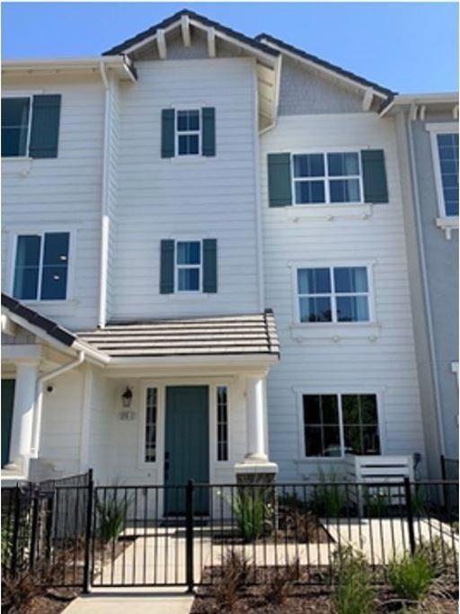 315 Pear Tree Terrace
