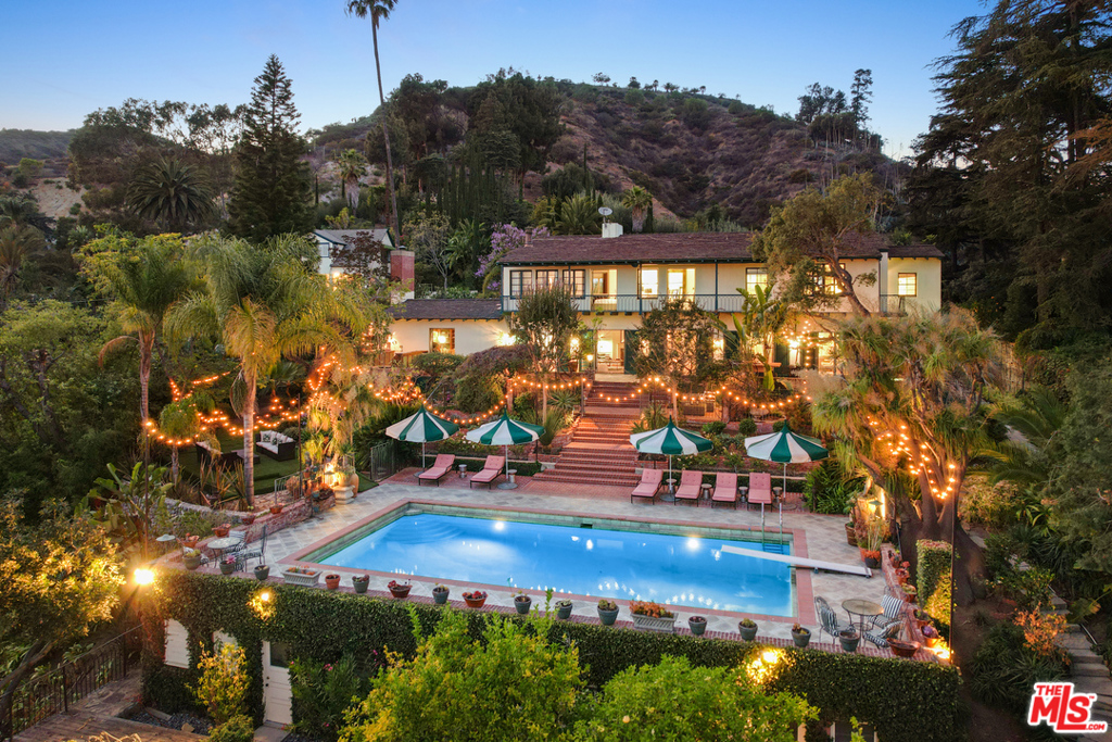 2003 La Brea Terrace