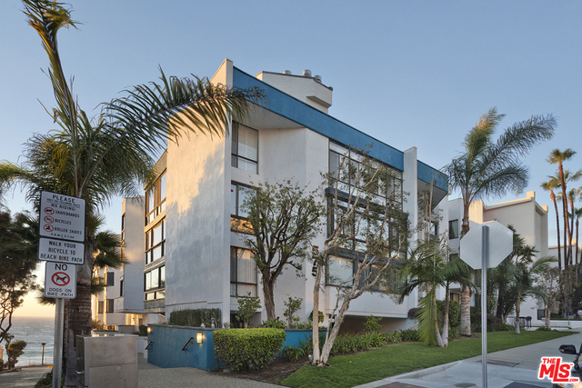 575 ESPLANADE, Redondo Beach, California 90277, 2 Bedrooms Bedrooms, ,2 BathroomsBathrooms,Residential,Sold,ESPLANADE,17203212