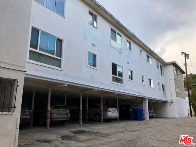 3401 CLUB Drive