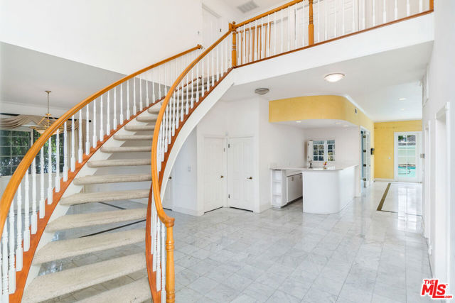 942 Harvard Street Santa Monica, California Rare opportunity to re-imagine a 3,779sqft 5 bed + 5 bath home on a generous 8,674sqft lot in the sought after college streets of Santa Monica! Bring your contractor and imagination to take advantage of generous ceiling heights, a good floorplan and the potential to easily expand and create the perfect indoor/outdoor flow to enjoy Westside living at its best. LOCATION, LOCATION, LOCATION! Two blocks south of Montana Avenue, Brentwood Country Club and the renowned Franklin Elementary School. Two blocks north of Erewhon market, Bristol Farms and within close proximity to enjoy all the spoils Santa Monica has to offer.