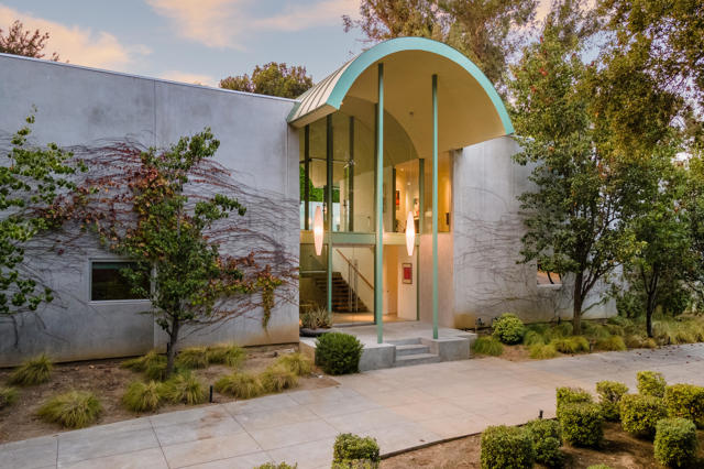 Photo of 1451 S El Molino Avenue, Pasadena, CA 91106