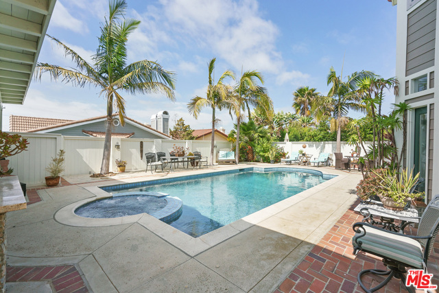 1603 6Th Street, Manhattan Beach, California 90266, 6 Bedrooms Bedrooms, ,5 BathroomsBathrooms,Residential,Sold,6Th,21780790