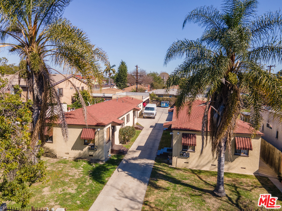 1008 N Burris Avenue