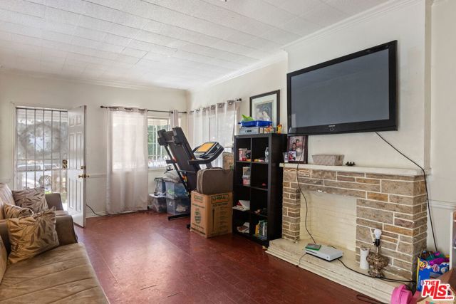 Image 3 for 4055 Sequoia St, Los Angeles, CA 90039