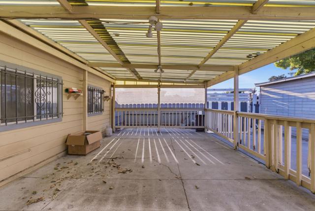 2801 Bartlett Street, Oakland CA: https://media.crmls.org/mediaz/a000414a-d0dd-4fe2-947d-1a84d287c668.jpg