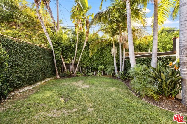 465 Westmount Drive photo 37