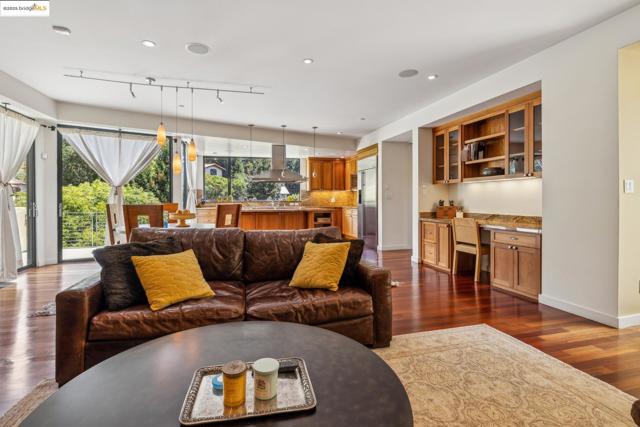 1015 Grand View Dr, Berkeley CA: https://media.crmls.org/mediaz/a00042e7-d998-4c8b-a3d8-630b470025d2.jpg