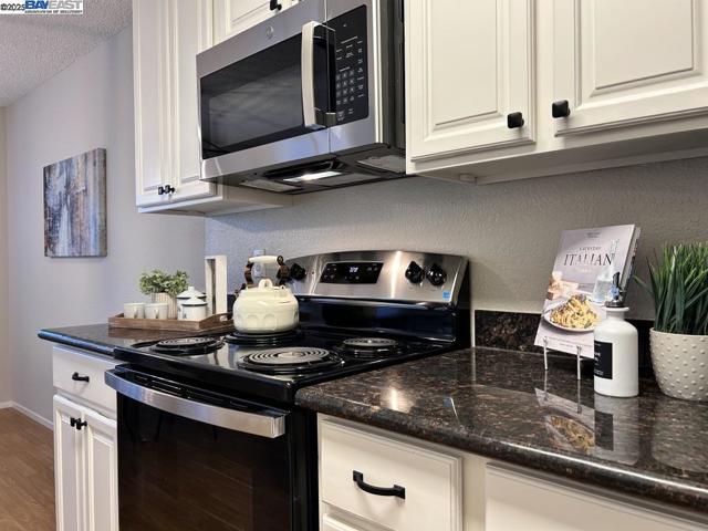 900 Cambridge Dr, Benicia CA: https://media.crmls.org/mediaz/a0012305-3f5d-4191-bad7-fc6dfdca3ae8.jpg