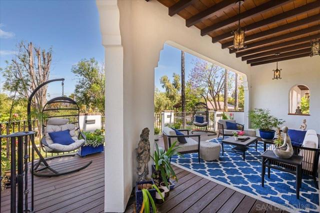 2103 Sunnyside Ave, El Cajon CA: https://media.crmls.org/mediaz/a0012bae-2c5a-47d9-ba4a-890169ce22e5.jpg