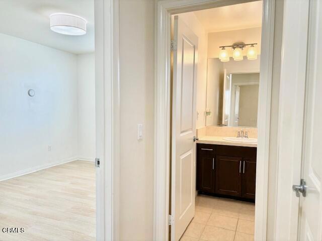561 Whalen Way, Oxnard CA: https://media.crmls.org/mediaz/a0014766-7c79-44ca-a918-a8063a815652.jpg