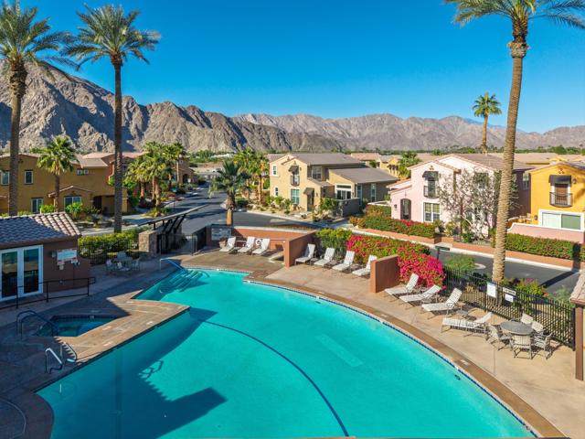 80049 Silver Sage Lane, La Quinta CA: https://media.crmls.org/mediaz/a0018c08-dd45-4588-b6de-c85e42bb6d61.jpg