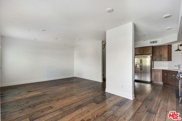 2974 Ripple Place, Los Angeles CA: https://media.crmls.org/mediaz/a0019dcd-412e-4415-b75f-ba3e0f72367b.jpg