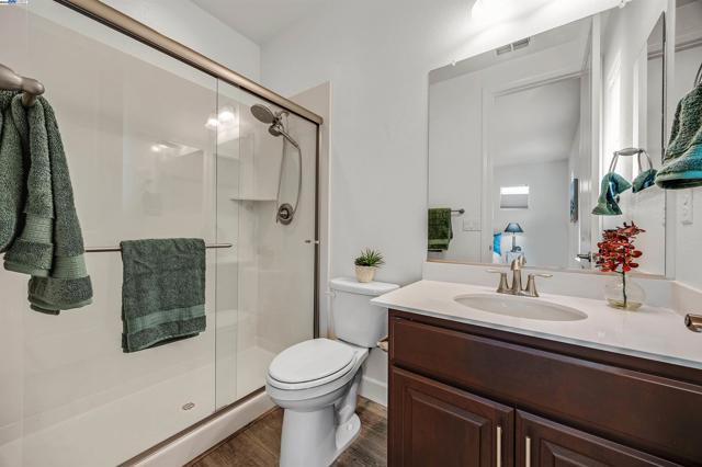 2288 Jessica Way, Tracy CA: https://media.crmls.org/mediaz/a0024ac0-d953-4344-ae9b-34db90efd996.jpg