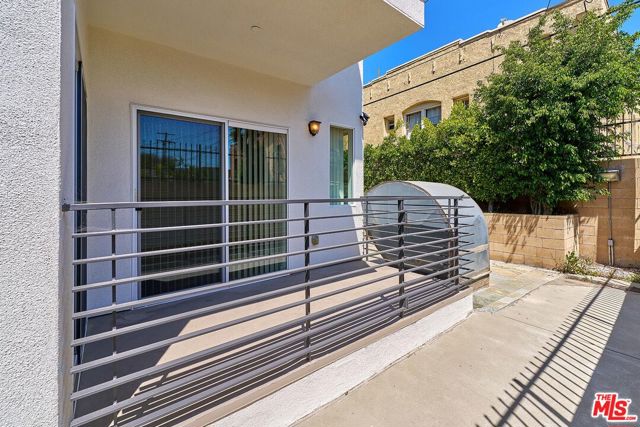 3061 W 12th Place, Los Angeles CA: https://media.crmls.org/mediaz/a0036eaa-c218-4e71-b397-9fc5010cefb8.jpg
