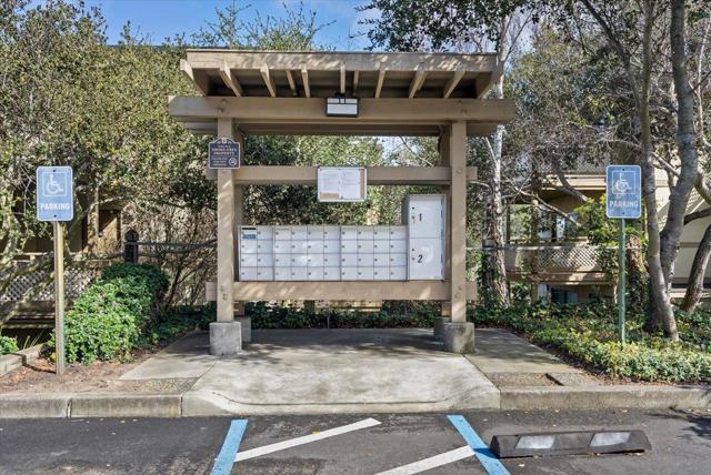241 Quail Run Court, Monterey CA: https://media.crmls.org/mediaz/a003809a-12d9-4d1b-9d6e-89317ba0ecbc.jpg