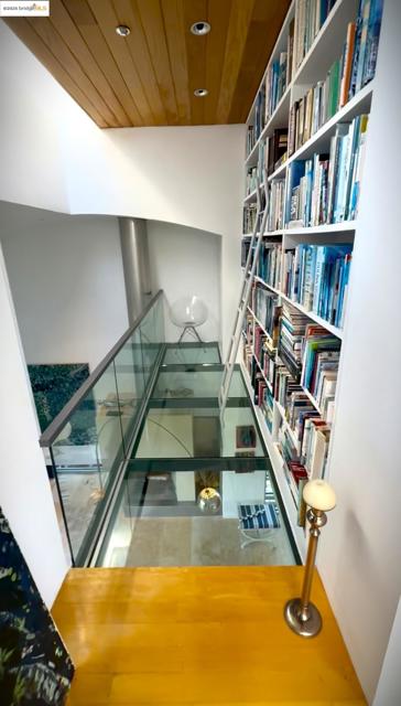 4000 Manzana Lane, Palo Alto CA: https://media.crmls.org/mediaz/a003be96-07f0-4c29-8d51-0406bd542d9c.jpg