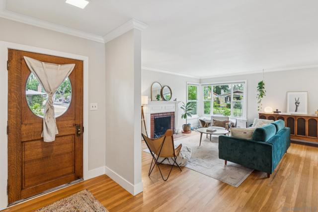 701 Catalina Ave, Santa Ana CA: https://media.crmls.org/mediaz/a003c8f0-da3c-4038-95f1-f2b14c4d64b9.jpg