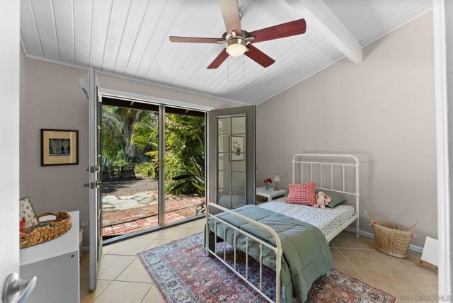 1767 Wind River Road, El Cajon CA: https://media.crmls.org/mediaz/a003e7f0-9e40-420d-9051-af9542ec1c3d.jpg