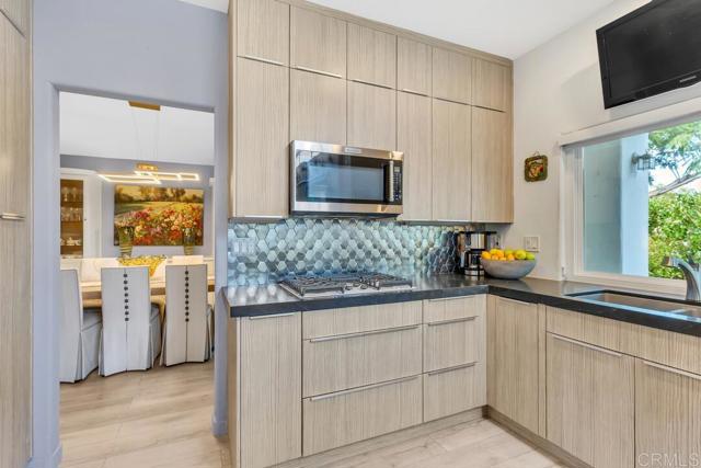 4125 PINDAR Way, Oceanside CA: https://media.crmls.org/mediaz/a0041e28-b900-416d-adce-a64023f27515.jpg