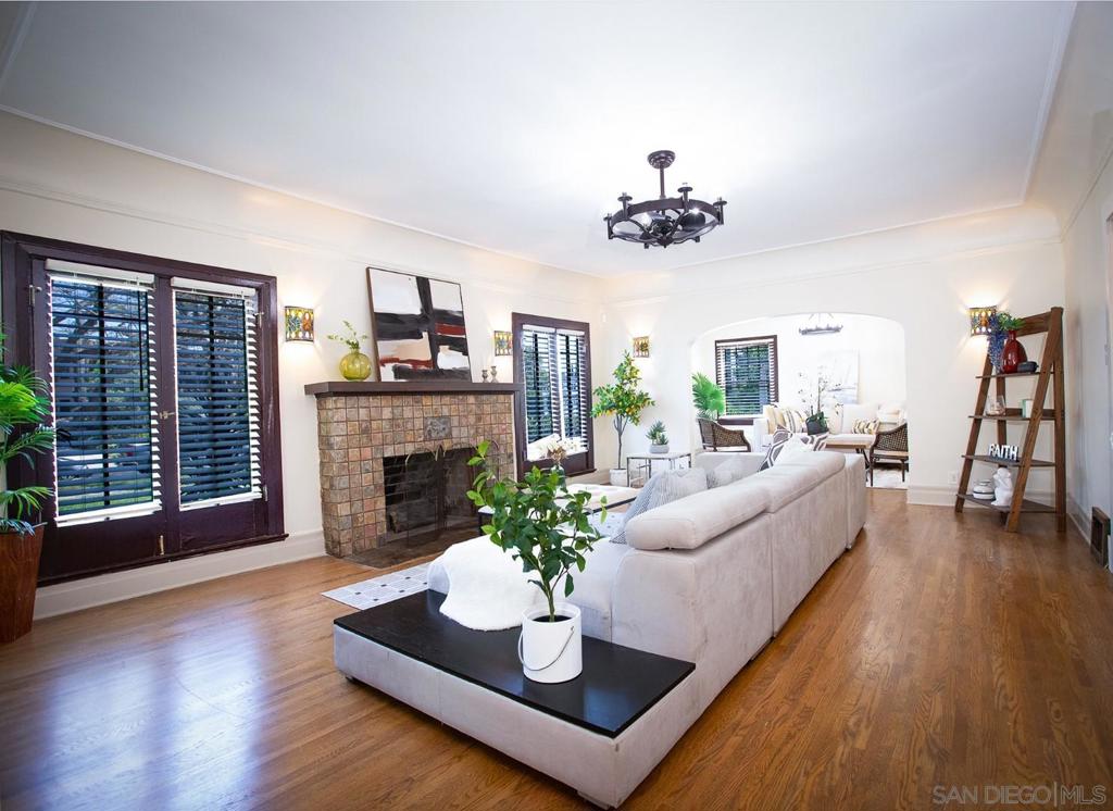 MLS #250024850SD img 2