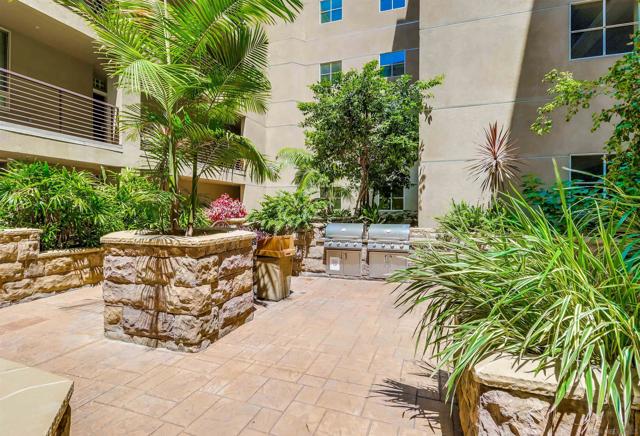 1465 C St, San Diego CA: https://media.crmls.org/mediaz/a0047a58-1f4a-435b-932d-626d395e9a18.jpg