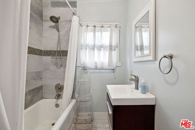 9234 Guess Street, Rosemead CA: https://media.crmls.org/mediaz/a005df86-1e96-429b-8dbe-9356dfd8c54e.jpg