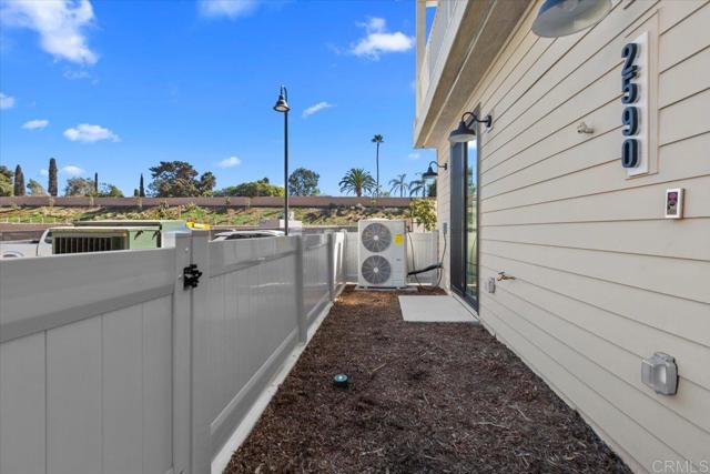 Detail Gallery Image 9 of 35 For 2590 Broom Ln, Carlsbad,  CA 92008 - 4 Beds | 3/1 Baths