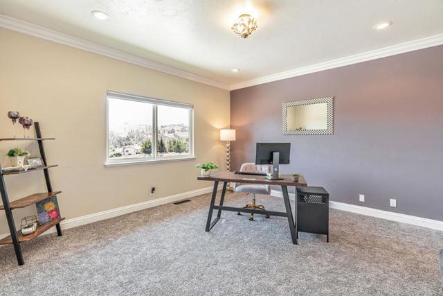 25061 Hidden Mesa Court, Monterey CA: https://media.crmls.org/mediaz/a0065279-11b8-479e-b1e6-c0eeb92a9799.jpg