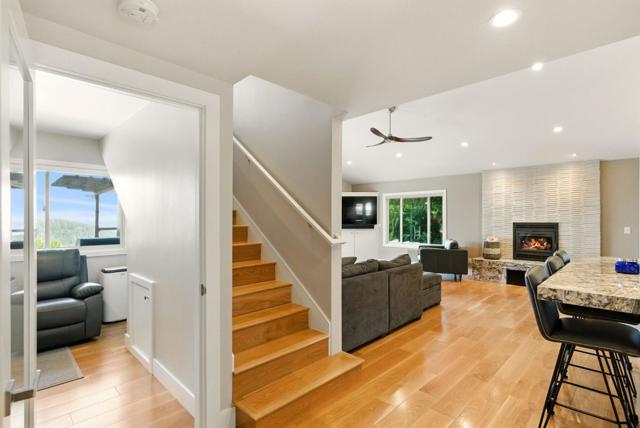 132 Pax Place Court, Aptos CA: https://media.crmls.org/mediaz/a0066703-4f1f-4232-89c1-6db1e159652c.jpg