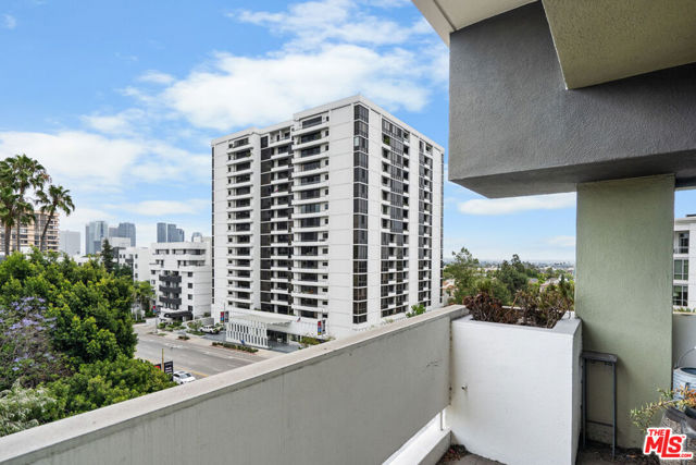 10701 Wilshire Boulevard, Los Angeles CA: https://media.crmls.org/mediaz/a006d3f8-3c6e-4e5c-b4f9-52315332be37.jpg