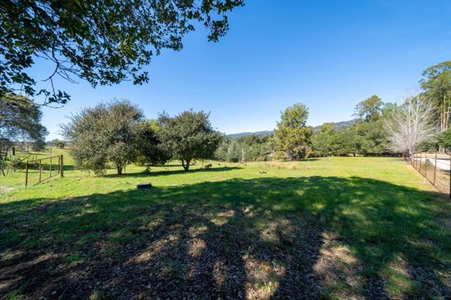 211 Smith Road, Watsonville CA: https://media.crmls.org/mediaz/a00748ea-d868-48dc-8425-b1e1b81e0f19.jpg