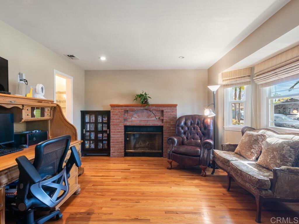 4839 Winona Avenue - photo 12