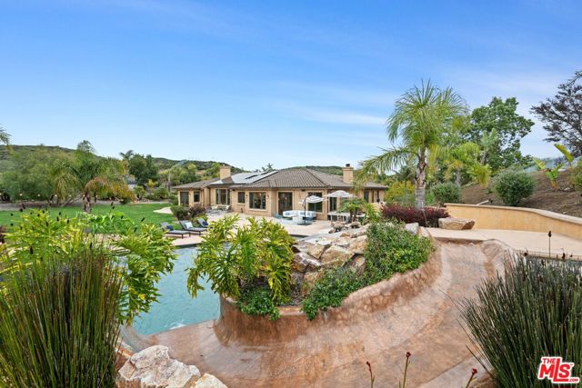 5105 Via El Cerro, Newbury Park CA: https://media.crmls.org/mediaz/a0081b64-2983-4313-97c5-e9140a180445.jpg