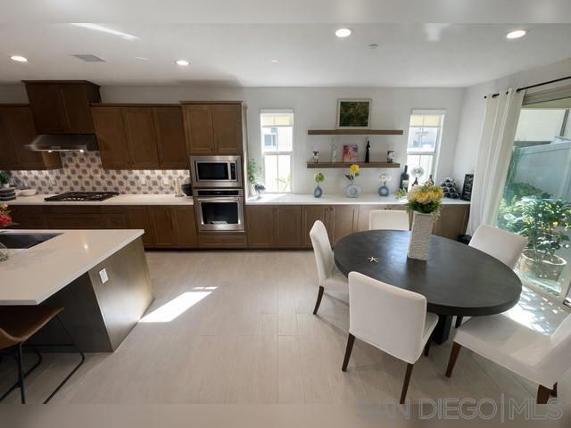 751 Merit Dr, San Marcos CA: https://media.crmls.org/mediaz/a0082921-0a25-48be-9f32-9222d80486ee.jpg
