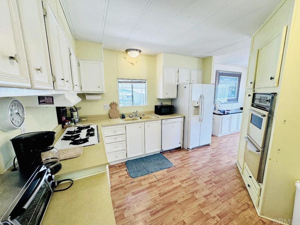2130 Sunset Drive - photo 9