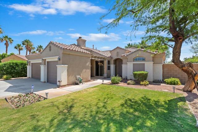 42330 Bridges Court, Indio CA: https://media.crmls.org/mediaz/a008636e-a354-4c16-9ac9-ff0beafb322e.jpg