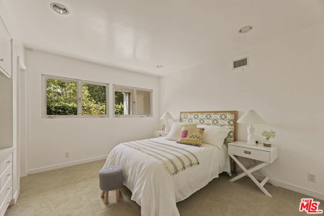 8630 Allenwood Road, Los Angeles CA: https://media.crmls.org/mediaz/a008cbf5-1c67-44d2-88b0-0cd657659903.jpg