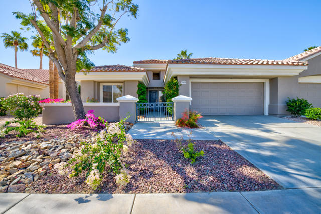 78829 Putting Green Drive, Palm Desert CA: https://media.crmls.org/mediaz/a009293b-59e8-435f-b57d-698d6bc952eb.jpg