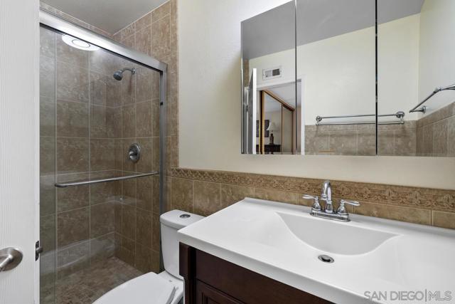 1387 Don Carlos Ct, Chula Vista CA: https://media.crmls.org/mediaz/a00a3af1-f069-44ab-b738-dde5348f9195.jpg