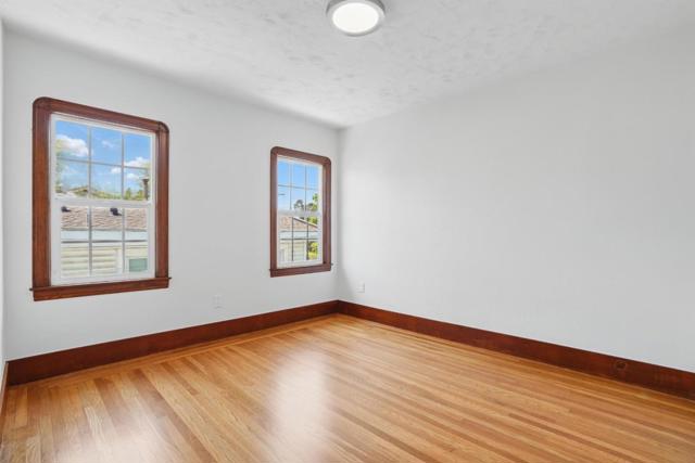 2408 Bartlett Street, Oakland CA: https://media.crmls.org/mediaz/a00a7399-f28a-4f2b-b1b6-879bff854ef8.jpg
