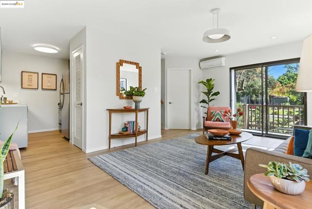 5321 Miles Ave, Oakland CA: https://media.crmls.org/mediaz/a00aeddf-06bf-4eb7-8915-e0baaf0a93a2.jpg