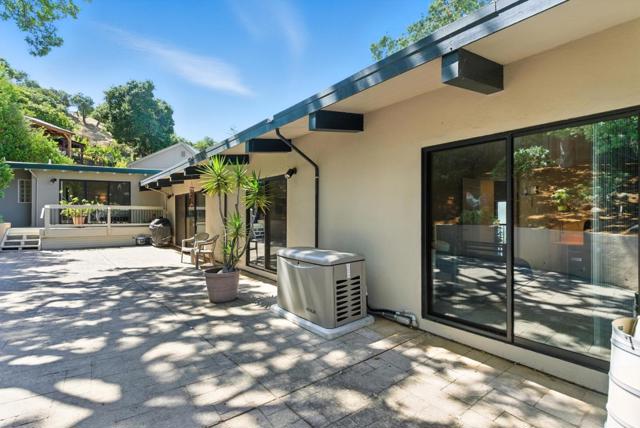2935 Sherwood Drive, San Carlos CA: https://media.crmls.org/mediaz/a00b0cb9-5476-45cc-86d8-e14a115d2e49.jpg