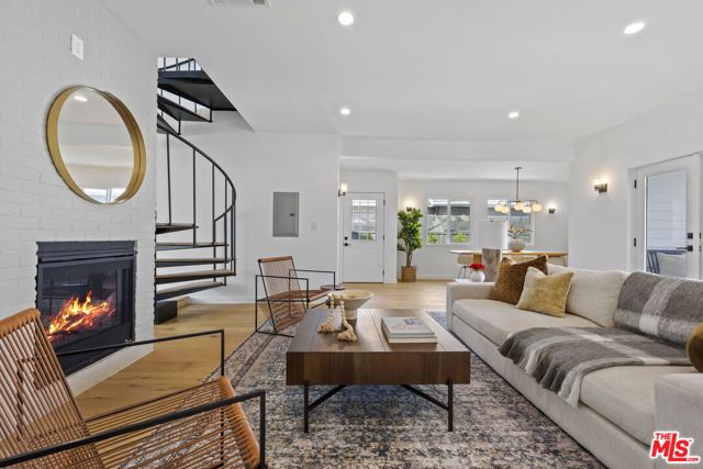 3908 Bentley Avenue, Culver City CA: https://media.crmls.org/mediaz/a00b1d43-474f-476c-ba3f-0fbc7b8422ea.jpg