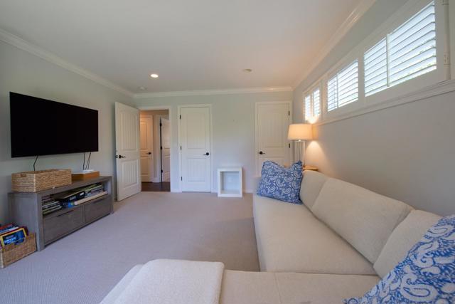 1360 Elder Avenue, Menlo Park CA: https://media.crmls.org/mediaz/a00b9d77-b378-486c-a002-721269975434.jpg