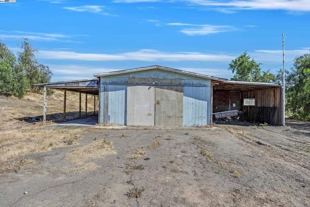 Image 40 of 57 For 16881 Midway Rd