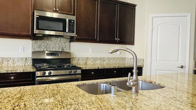 82982 Wheatley Court, Indio CA: https://media.crmls.org/mediaz/a00bf0c0-871f-4982-a5be-711d9b26da0c.jpg